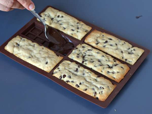 Kue cokelat berbentuk tablet, lembut sekaligus renyah - Persiapan langkah 7
