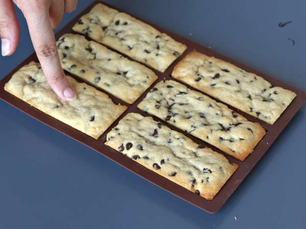 Kue cokelat berbentuk tablet, lembut sekaligus renyah - Persiapan langkah 8