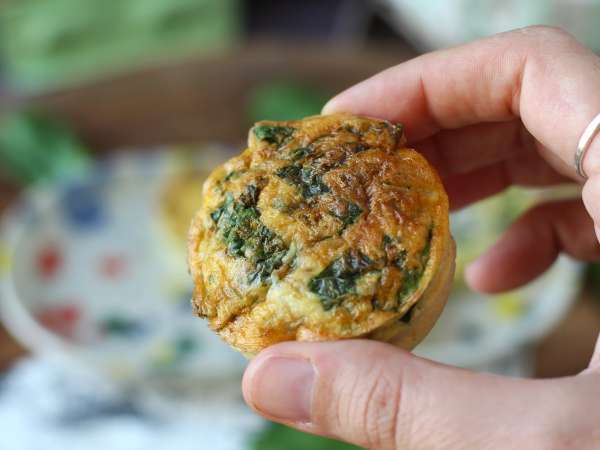 Egg bites dengan keju cottage menggunakan Air Fryer: camilan telur yang mudah dibuat dan kaya protein - Persiapan langkah 5