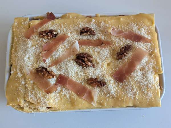 Lasagna dengan labu, speck, serta kacang kenari yang lembut dan renyah - Persiapan langkah 8