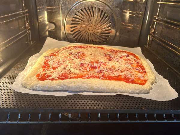 Pizza dengan keju cottage - Persiapan langkah 6