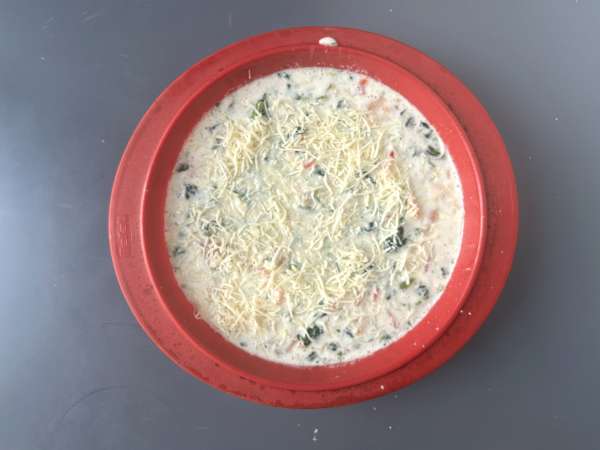 Quiche tanpa adonan dengan salmon, bayam, dan keju cottage - Persiapan langkah 7