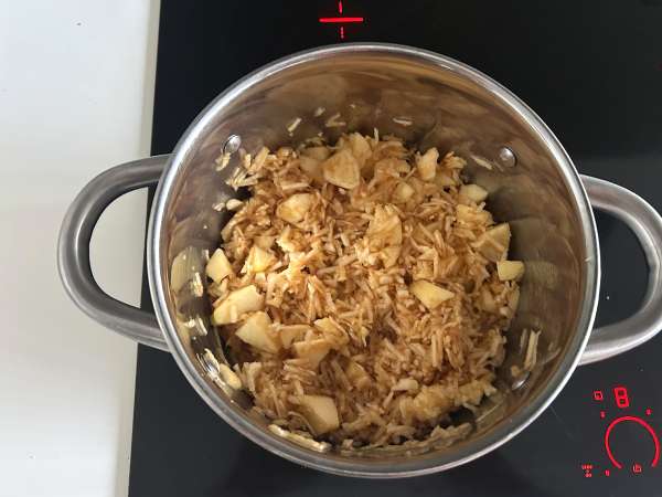 Szarlotka: pai apel Polandia dengan topping renyah - Persiapan langkah 8