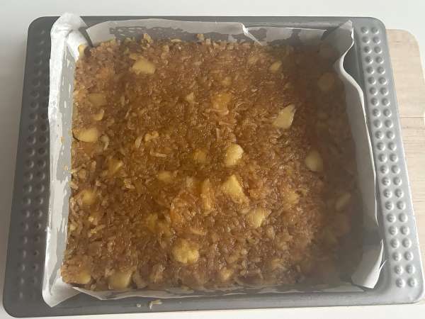 Szarlotka: pai apel Polandia dengan topping renyah - Persiapan langkah 10