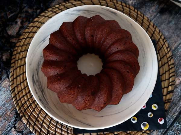 Kue Bundt Halloween dengan lapisan gula yang sangat lezat - Persiapan langkah 6