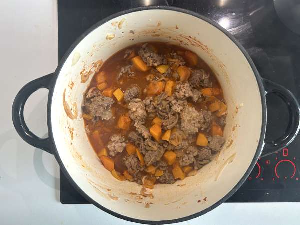 Hidangan labu satu panci dengan daging cincang: creamy dan menghangatkan hati - Persiapan langkah 4