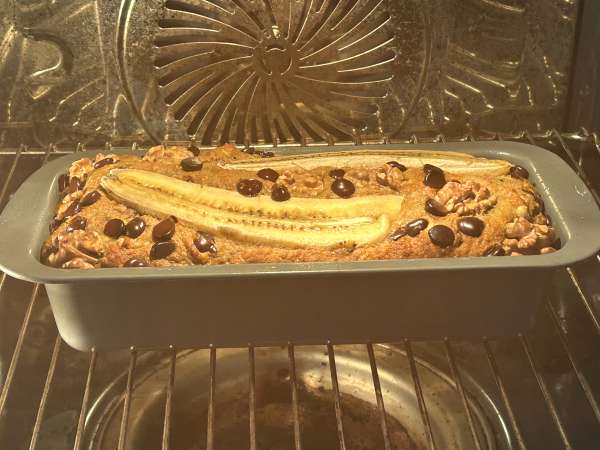 Banana bread dengan miso, kacang walnut, dan cokelat: lezat dan vegan - Persiapan langkah 9