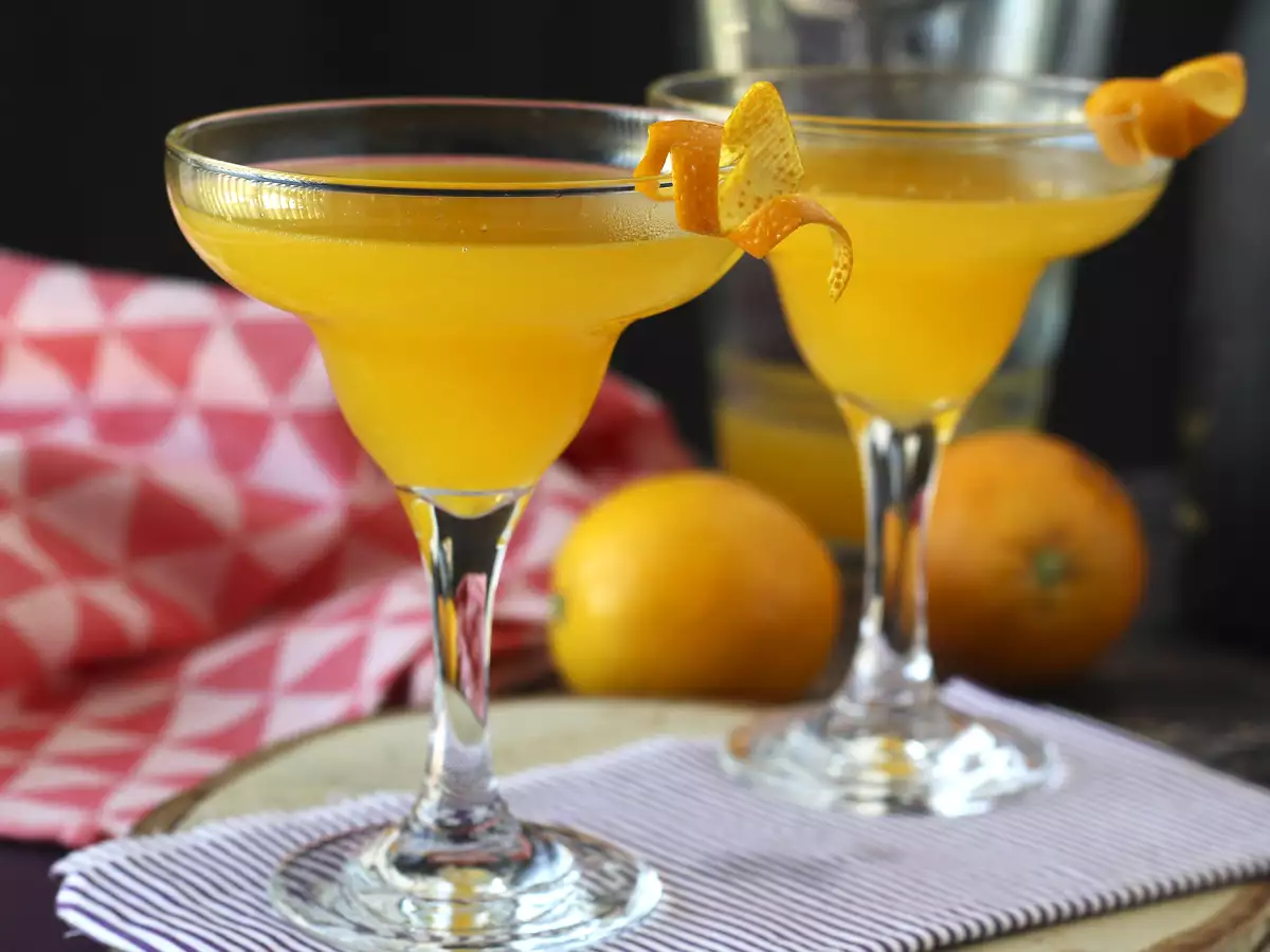 Agua de Valencia, koktail Mediterania dengan cava dan jeruk yang dapat Anda buat sendiri di rumah. - foto 2