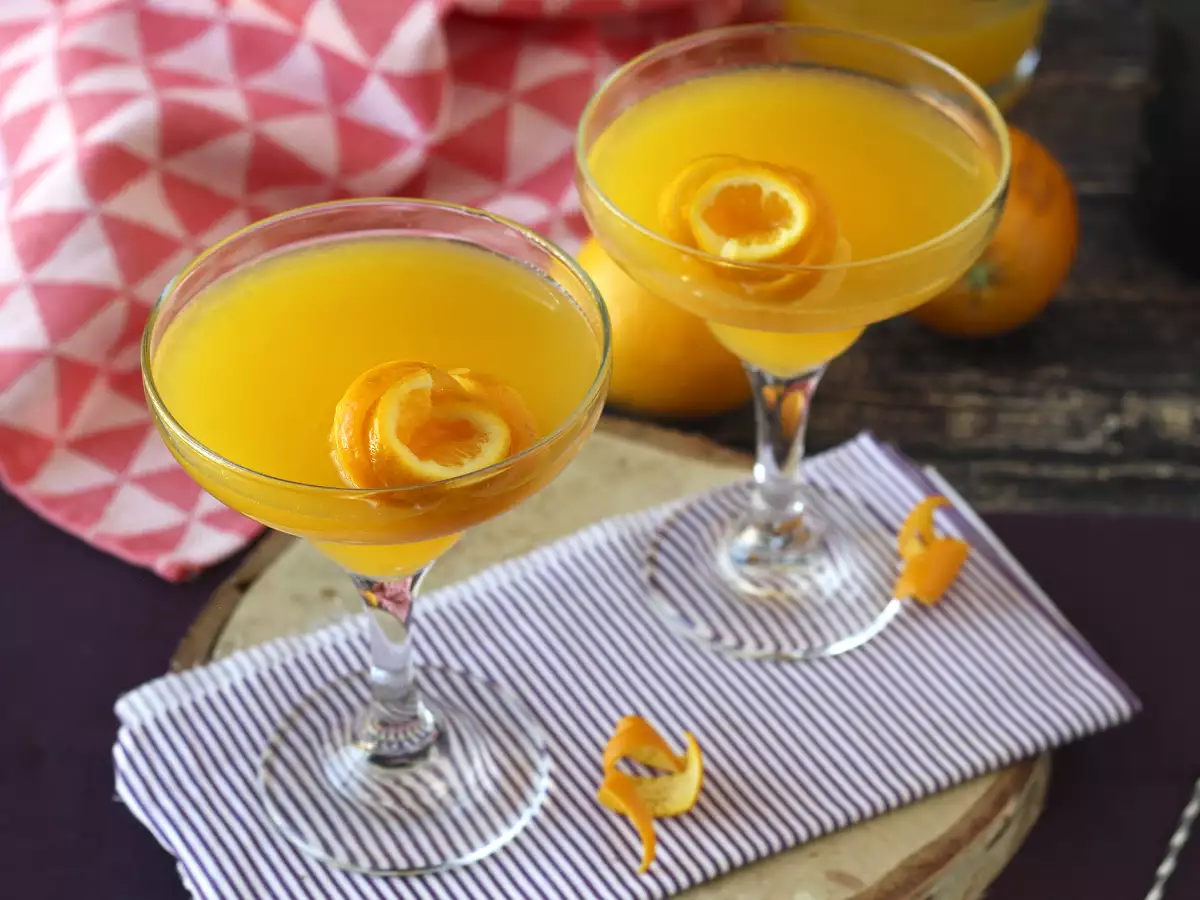 Agua de Valencia, koktail Mediterania dengan cava dan jeruk yang dapat Anda buat sendiri di rumah. - foto 4