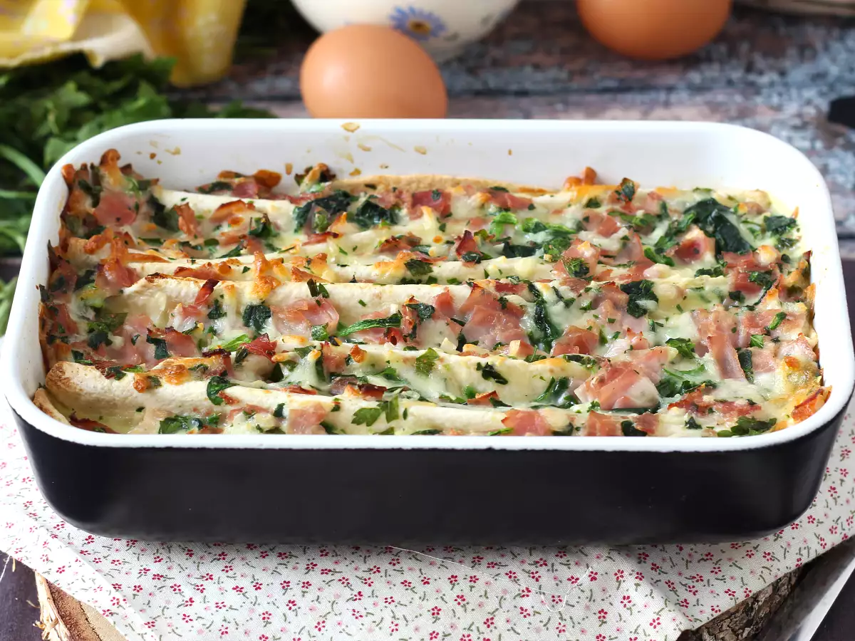 Apa yang harus dilakukan dengan tortilla Gaya kue crinkle ala ham, bayam, dan mozzarella gratin - foto 7