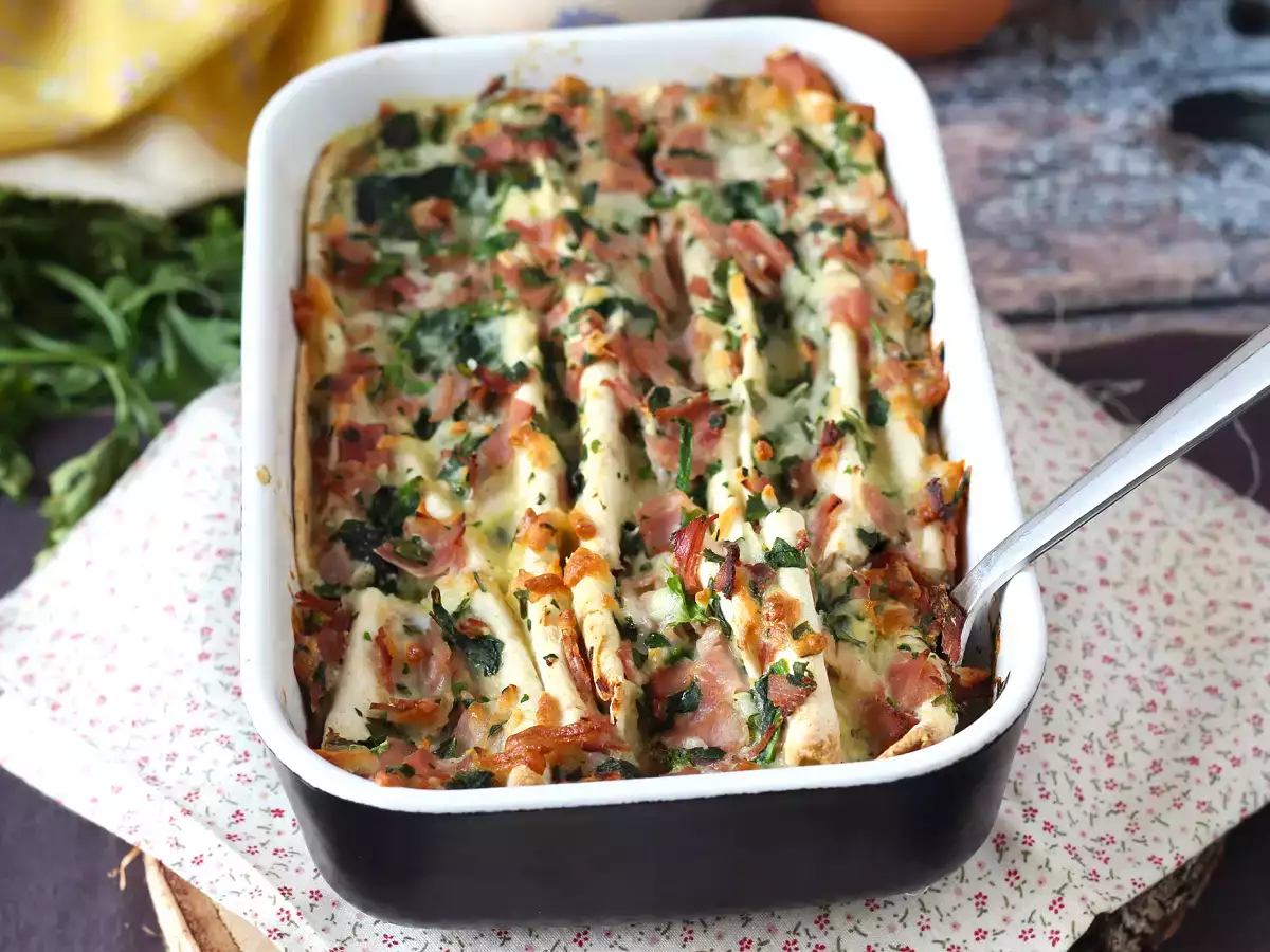 Apa yang harus dilakukan dengan tortilla Gaya kue crinkle ala ham, bayam, dan mozzarella gratin - foto 8