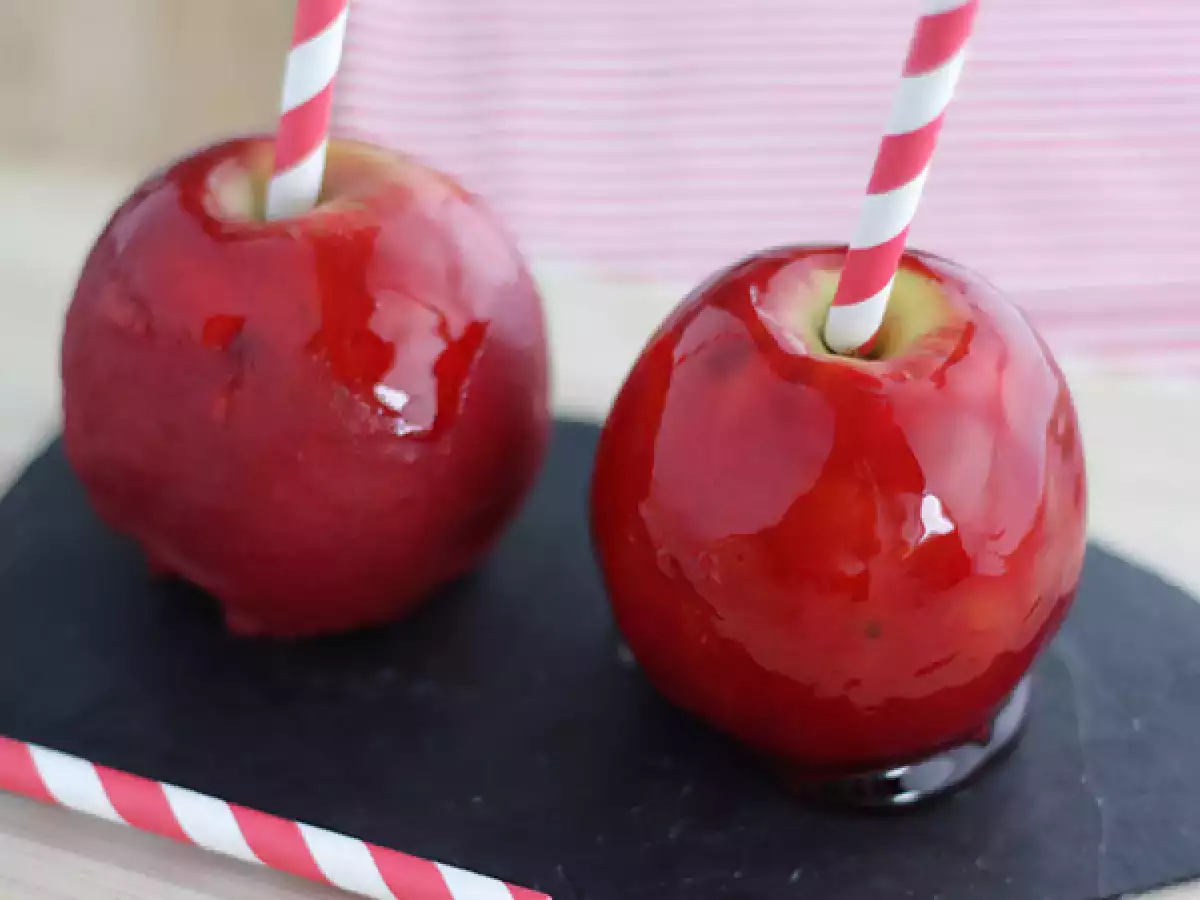 Apel Karamel Renyah (Pommes d’Amour)