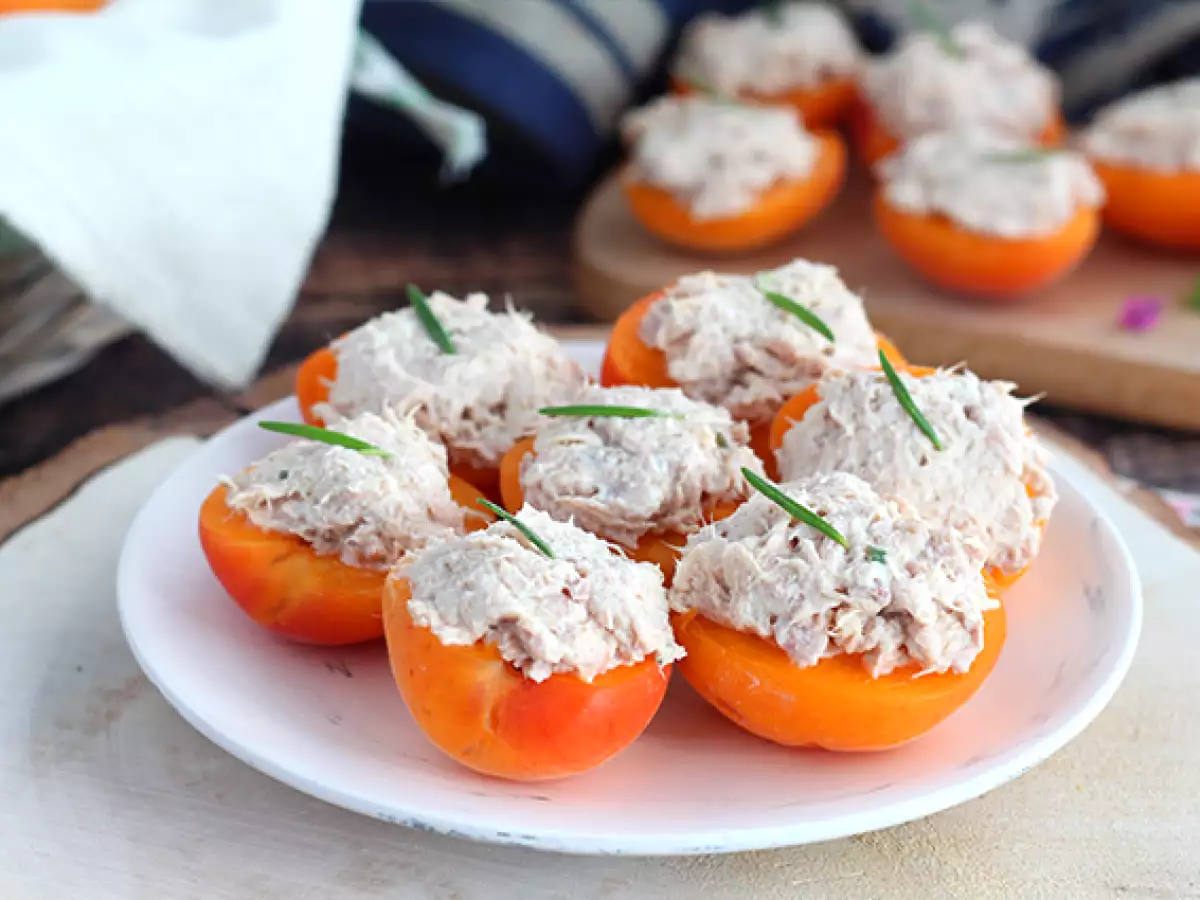 Aprikot yang diisi dengan tuna dan rosemary - foto 2