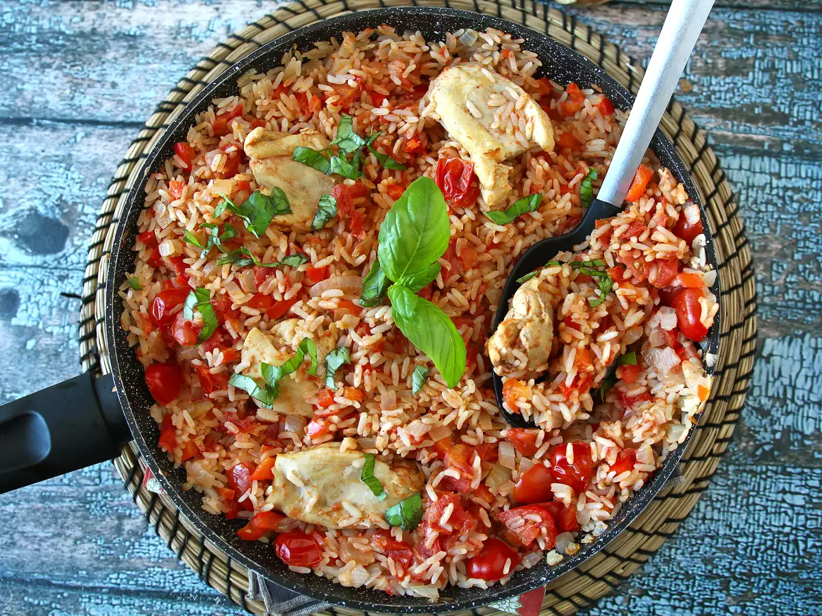 Ayam Satu Wajan dengan Nasi Tomat dan Paprika - foto 5
