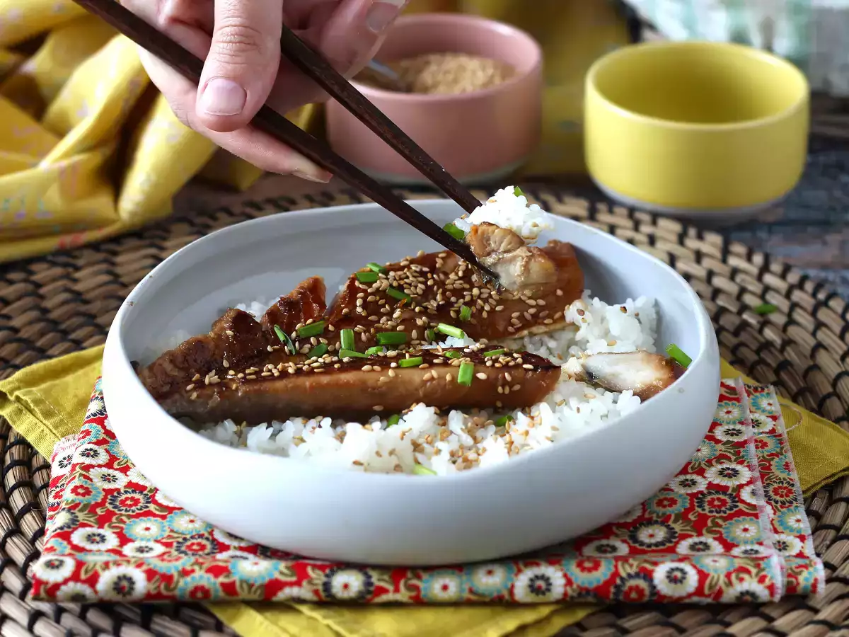 Bagaimana Anda memasak makarel? Cobalah resep yang dibumbui dengan kecap asin dan madu ini! - foto 4