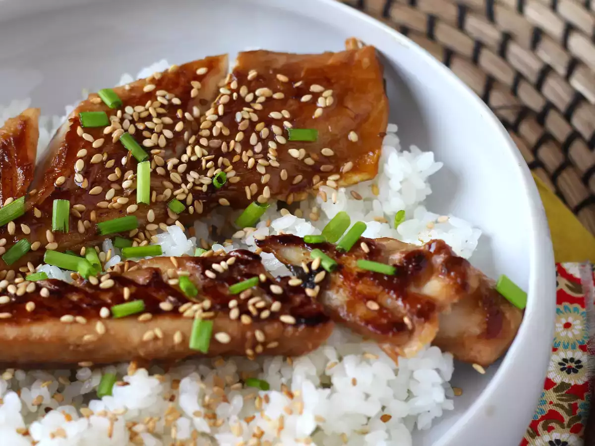 Bagaimana Anda memasak makarel? Cobalah resep yang dibumbui dengan kecap asin dan madu ini! - foto 5