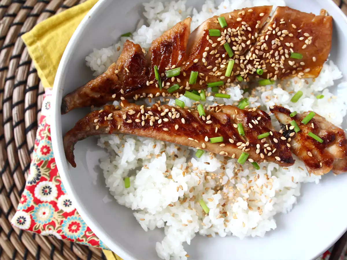 Bagaimana Cara Memasak Ikan Makarel? Coba Resep Makarel Saus Kecap dan Madu Ini! - foto 3