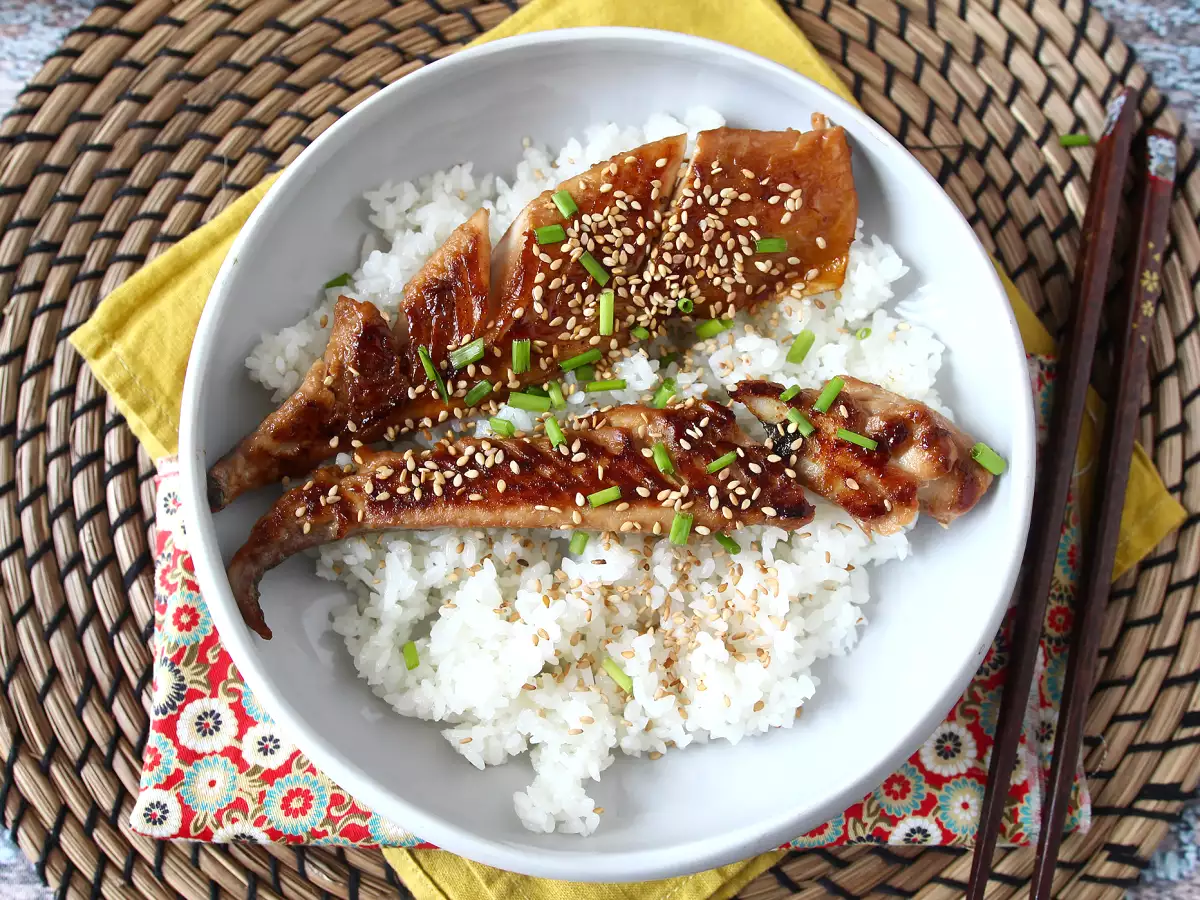 Bagaimana Cara Memasak Ikan Makarel? Coba Resep Makarel Saus Kecap dan Madu Ini! - foto 6