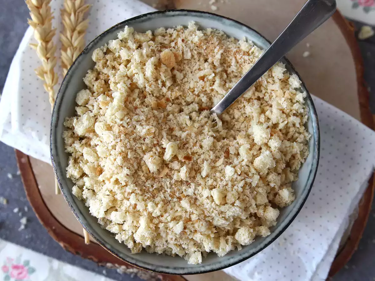 Bagaimana cara membuat remah roti panko Jepang buatan sendiri? Resep yang mudah dan ekonomis - foto 2