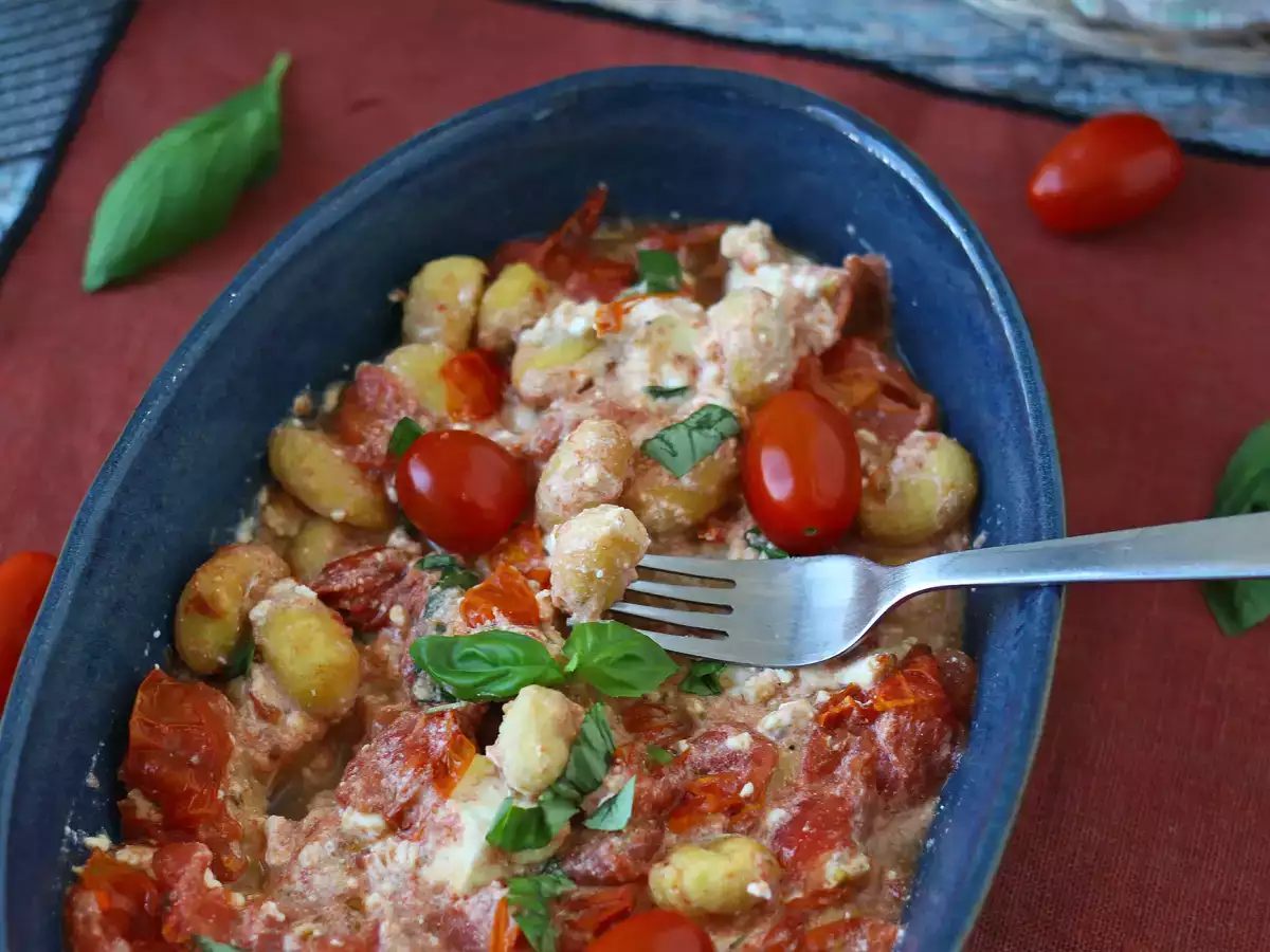 Baked feta gnocchi dengan Air Fryer, hidangan super cepat dengan tomat ceri dan feta! - foto 2