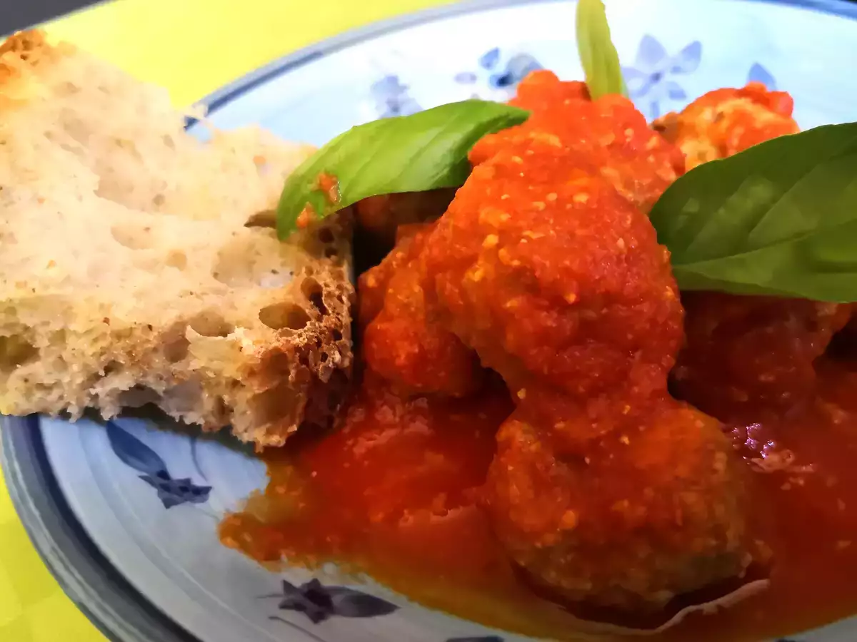 Bakso lembut dan lezat dengan saus - foto 4