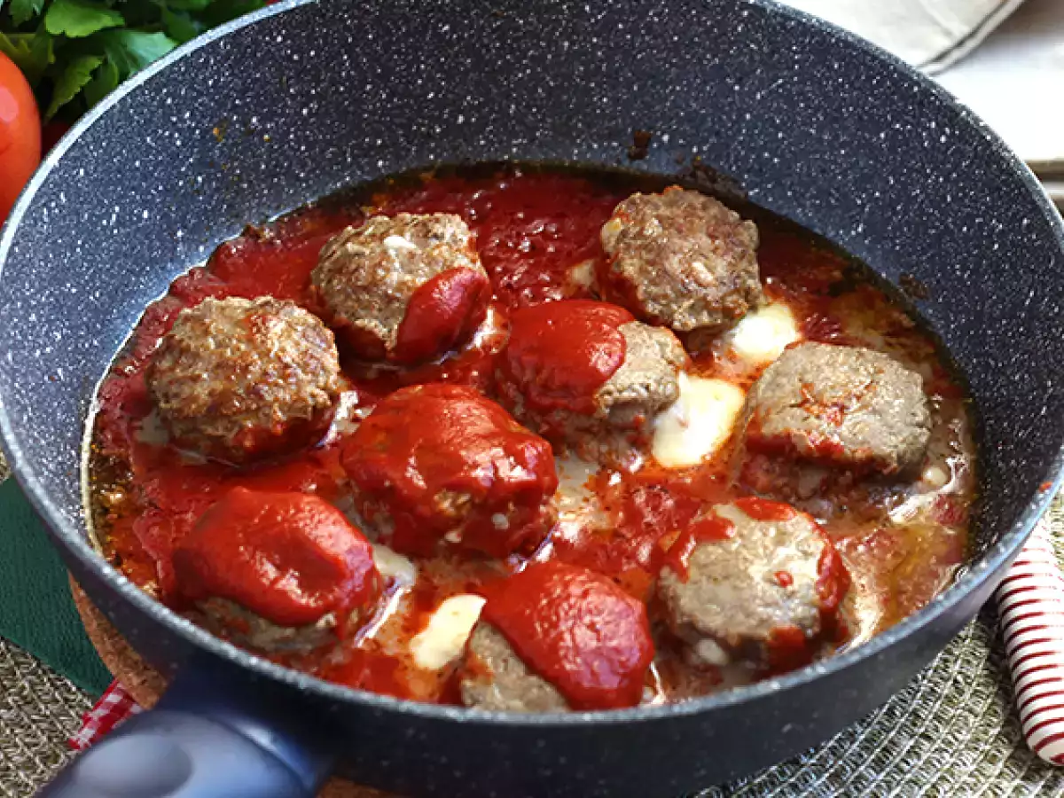 Bakso sapi muda yang diisi dengan keju mozzarella - foto 4