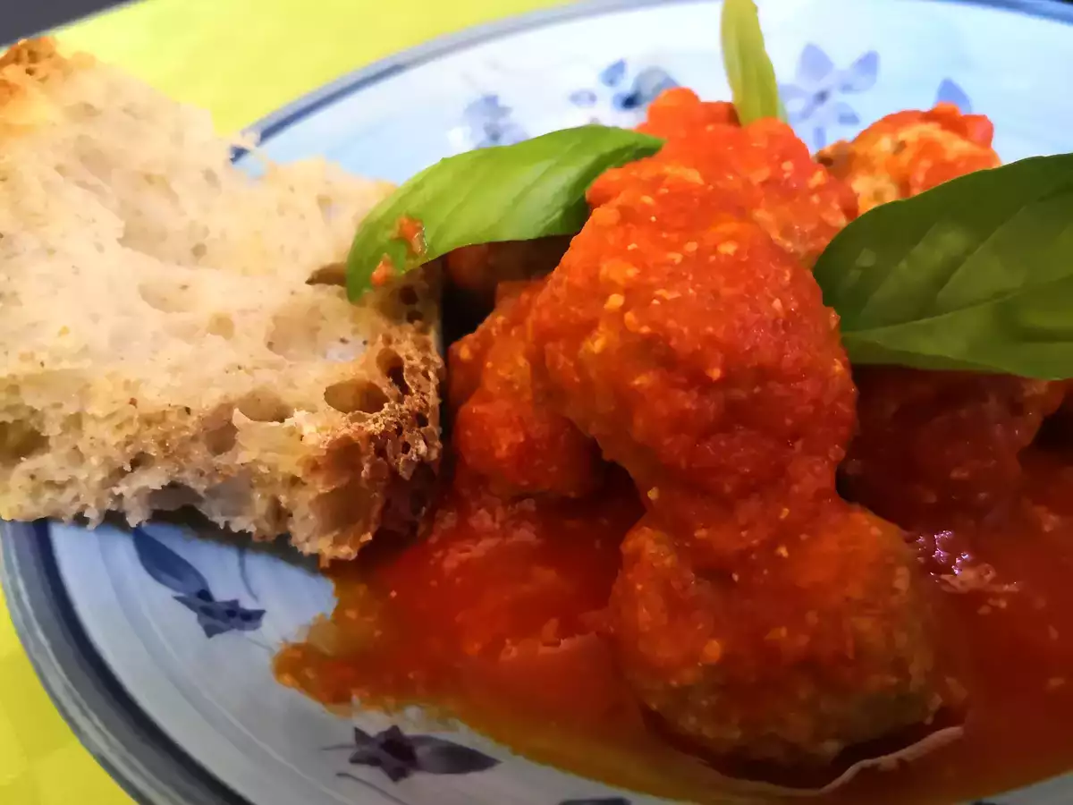 Bakso Saus Tomat yang Lembut dan Gurih - foto 4