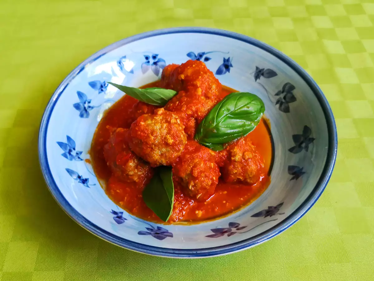 Bakso Saus Tomat yang Lembut dan Gurih - foto 5
