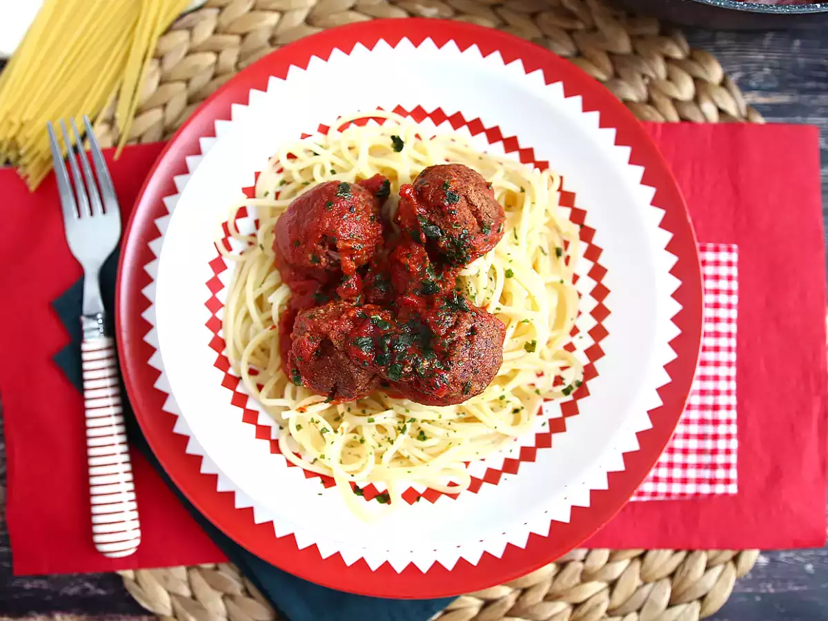Bakso seitan vegetarian dengan saus tomat - foto 3