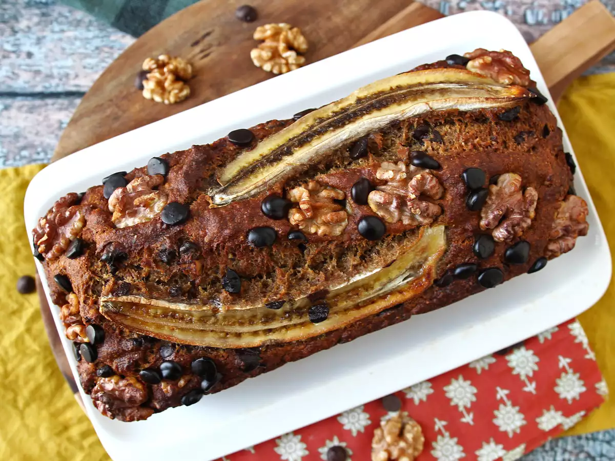 Banana bread dengan miso, kacang walnut, dan cokelat: lezat dan vegan - foto 3