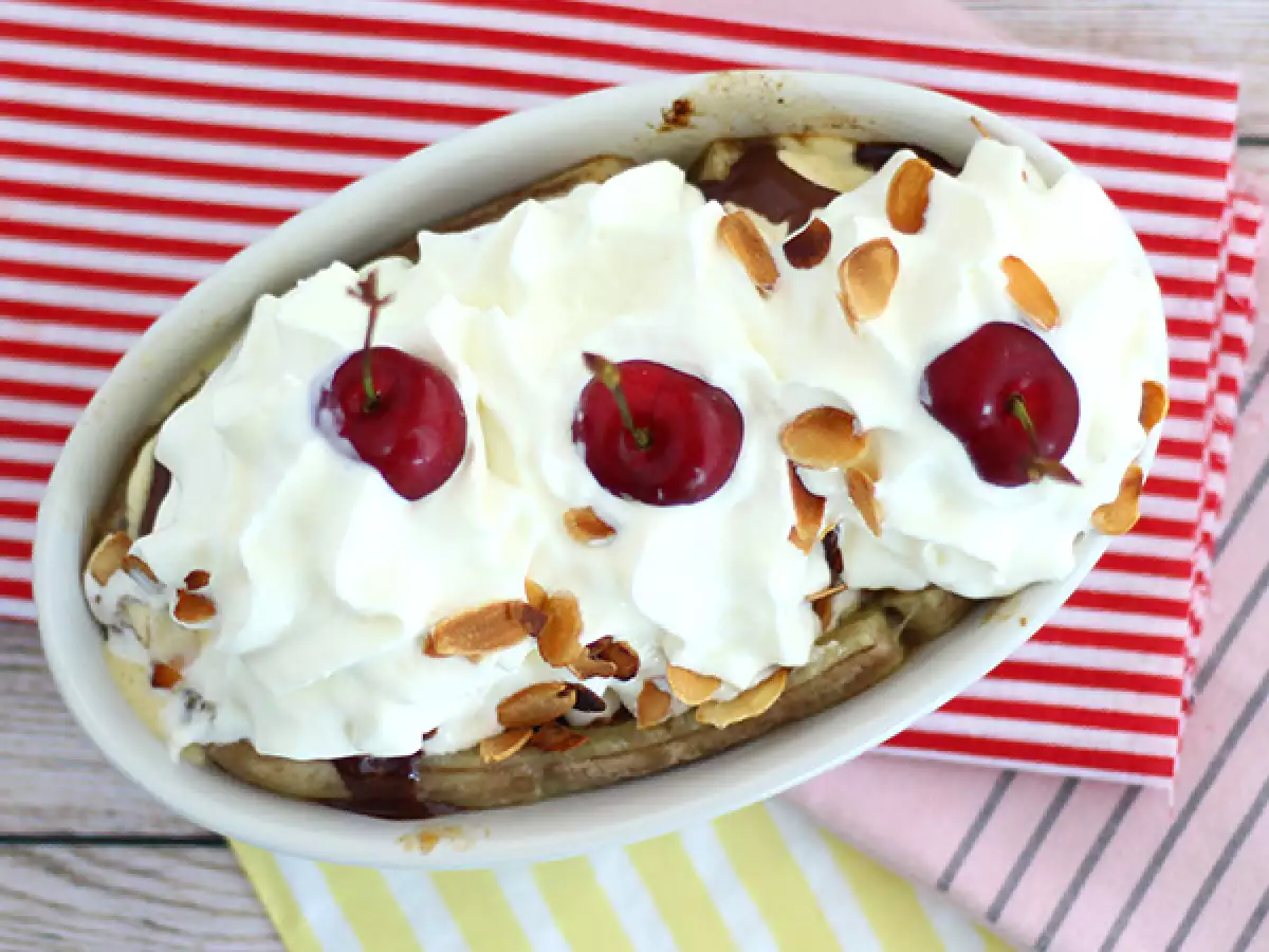 Banana Split, hidangan penutup es krim yang terkenal - foto 2