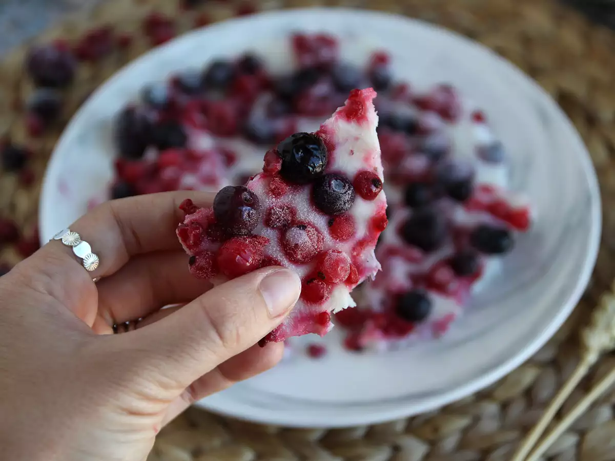 Bar Yoghurt Beku dengan Buah Beri