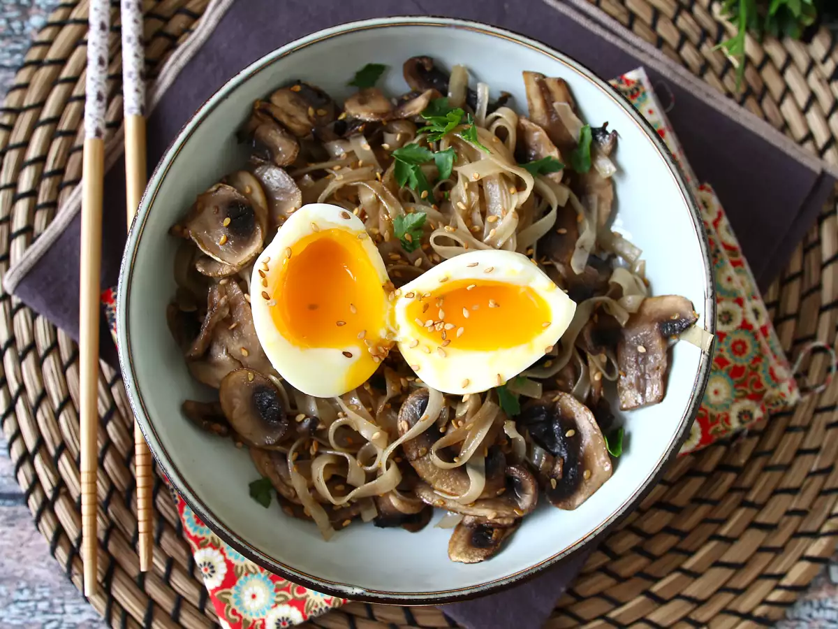 Bihun dengan jamur dan telur setengah matang! - foto 6