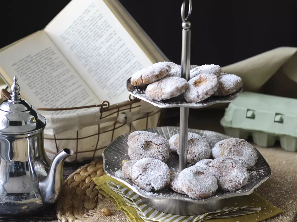 Biskuit Ghriba almond dan kelapa, kue klasik khas Maroko - foto 4