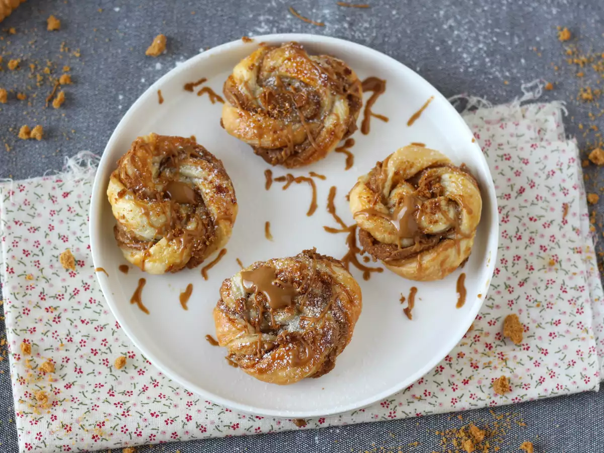 Biskuit Puff Pastry Spekuk yang Mudah dan Cepat Dibuat - foto 4
