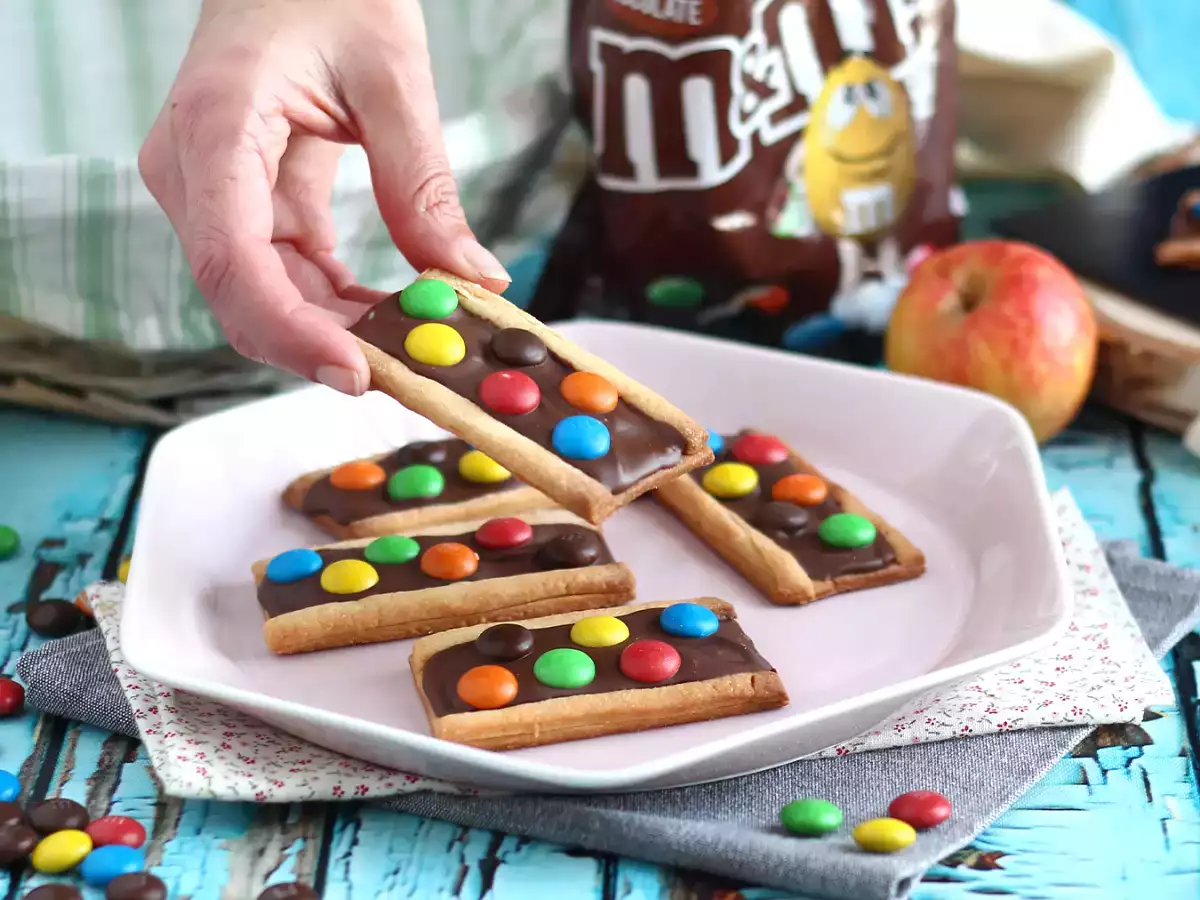 Biskuit roti pendek dengan m&m's