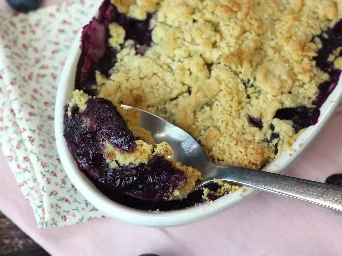 Blueberry almond crumble: keemasan di bagian atas, berair di bagian dalam - foto 5