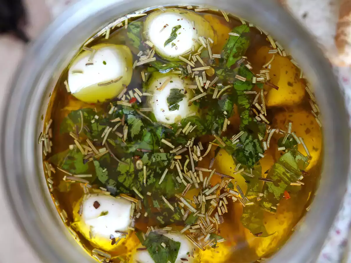 Bola-bola mozzarella yang diasinkan untuk minuman beralkohol atau salad! - foto 4