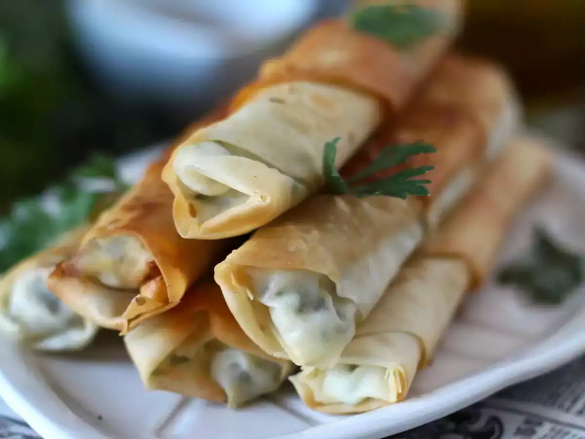 Börek dengan keju feta dan peterseli - foto 2