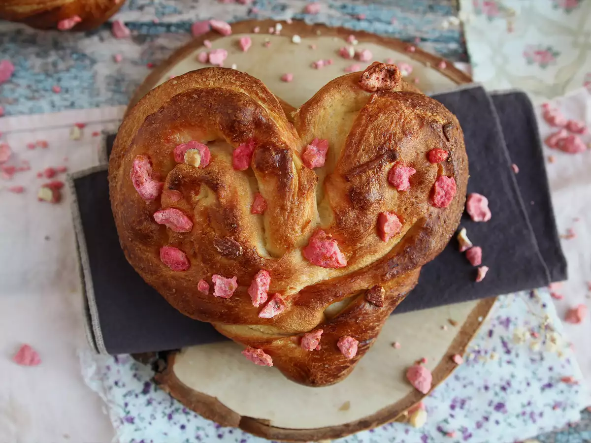 Brioche berbentuk hati ekstra lembut untuk Hari Valentine - foto 3