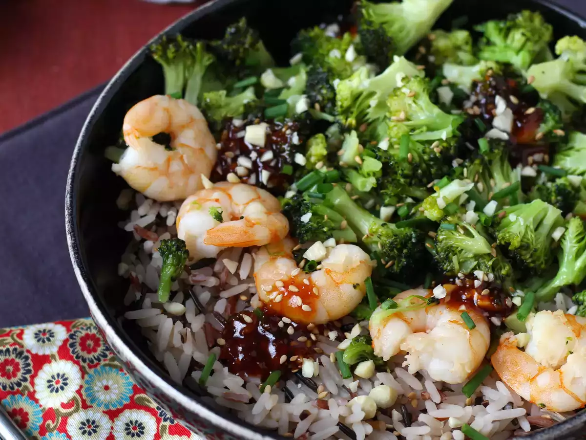 Brokoli dan udang dalam saus Korea yang pedas - hidangan sederhana, seimbang, dan pedas - foto 4