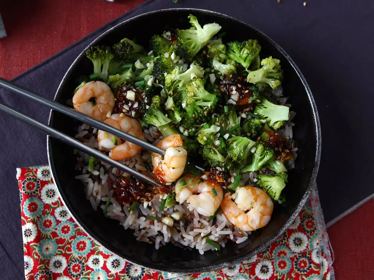 Brokoli dan udang dalam saus Korea yang pedas - hidangan sederhana, seimbang, dan pedas - foto 5