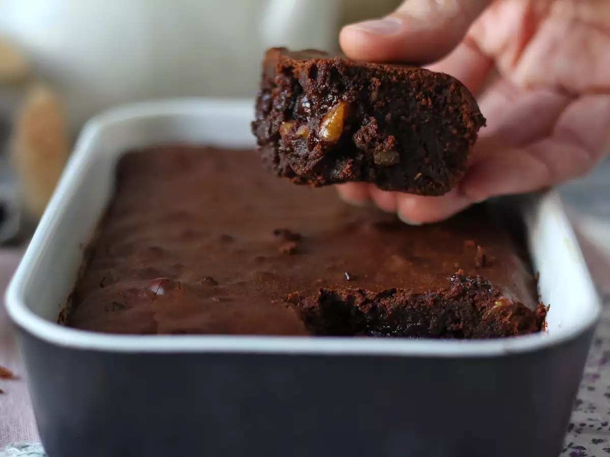 Brownies Cokelat dan Kenari dengan Air Fryer - foto 4