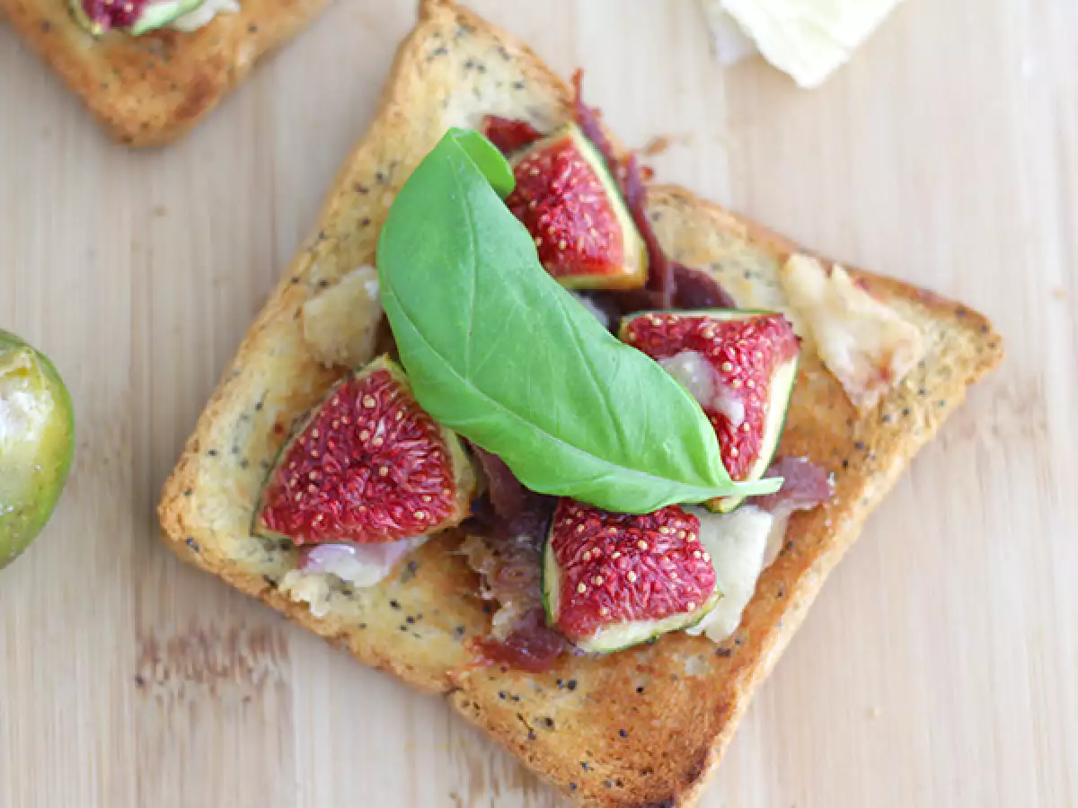 Bruschetta dengan buah ara, Parmesan dan ham Parma - foto 3