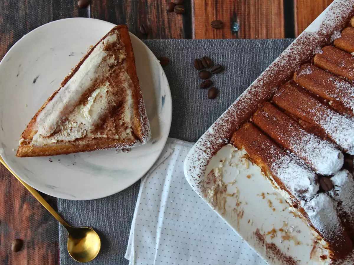 Bûche Tiramisu Bentuk Chalet Tanpa Cetakan untuk Pecinta Kopi - foto 4
