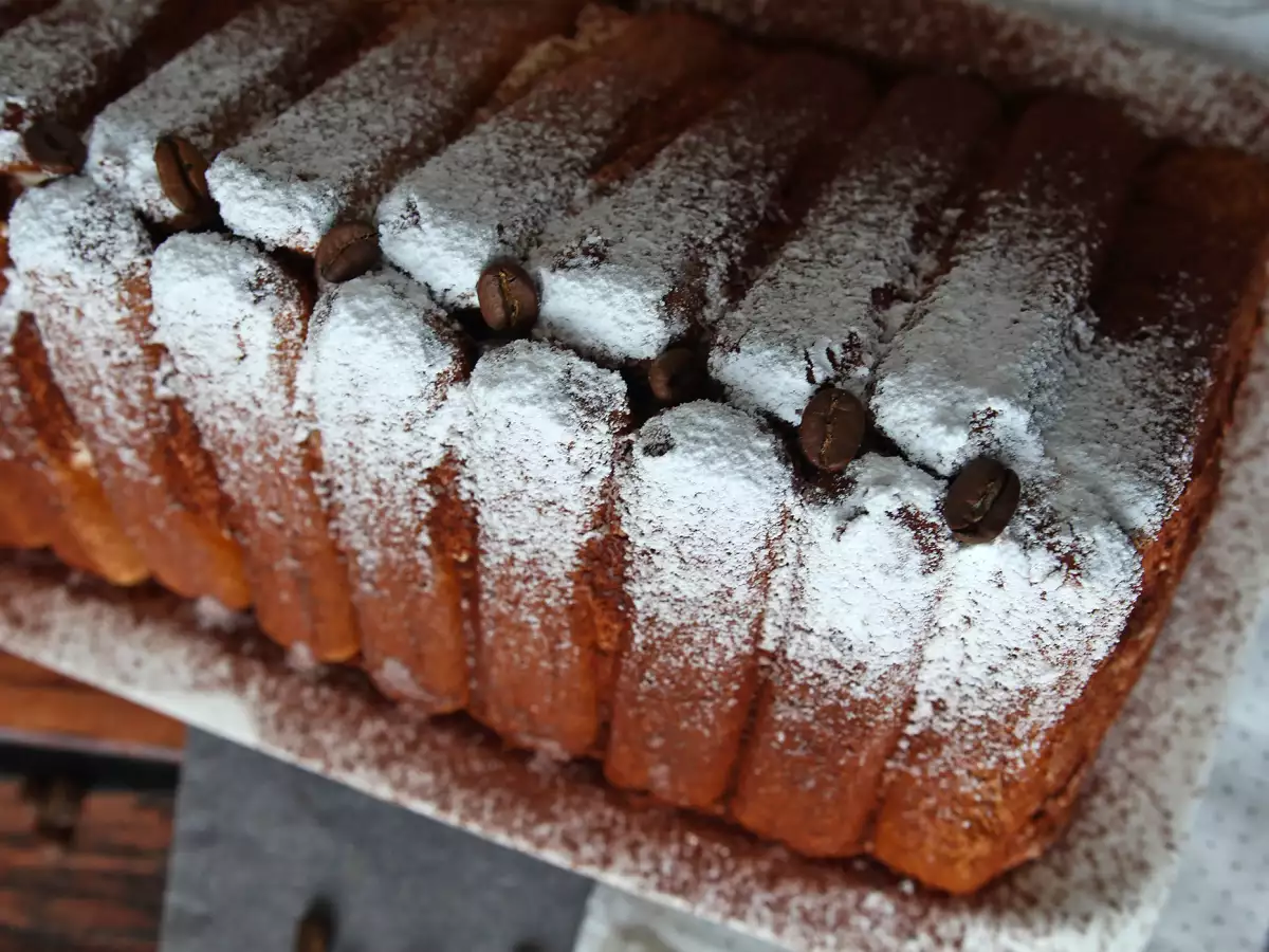 Bûche Tiramisu Bentuk Chalet Tanpa Cetakan untuk Pecinta Kopi - foto 8