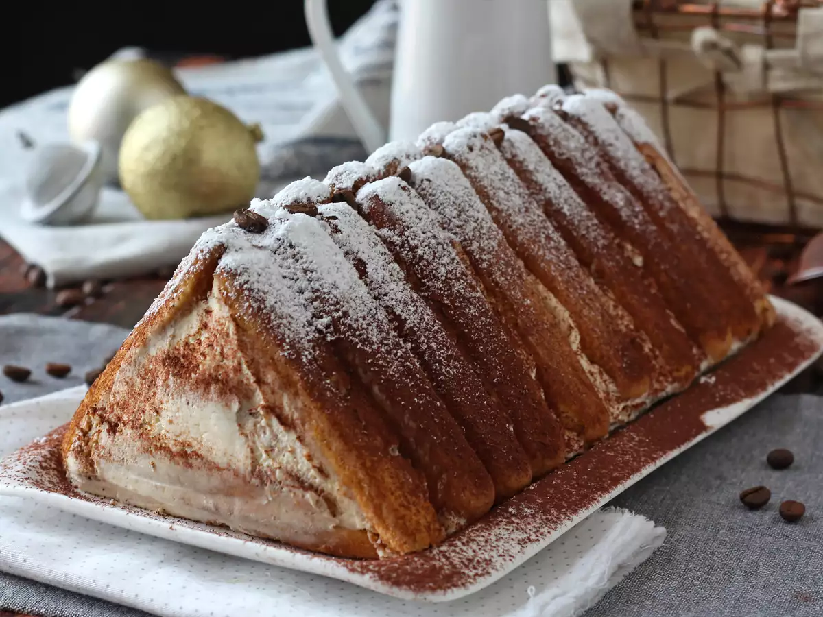 Bûche Tiramisu Bentuk Chalet Tanpa Cetakan untuk Pecinta Kopi - foto 9