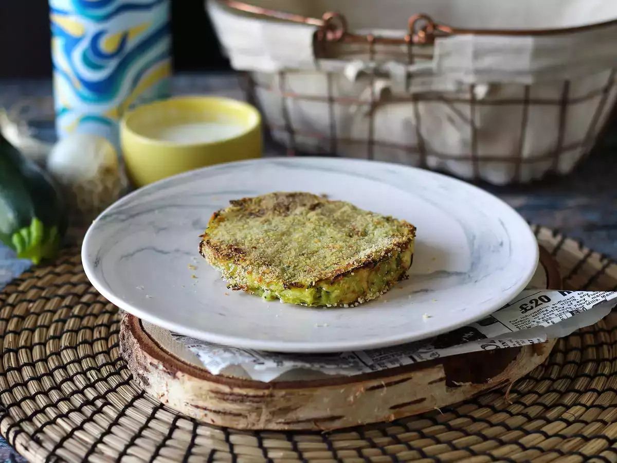 Burger cukini dan kentang dalam penggorengan udara - foto 3