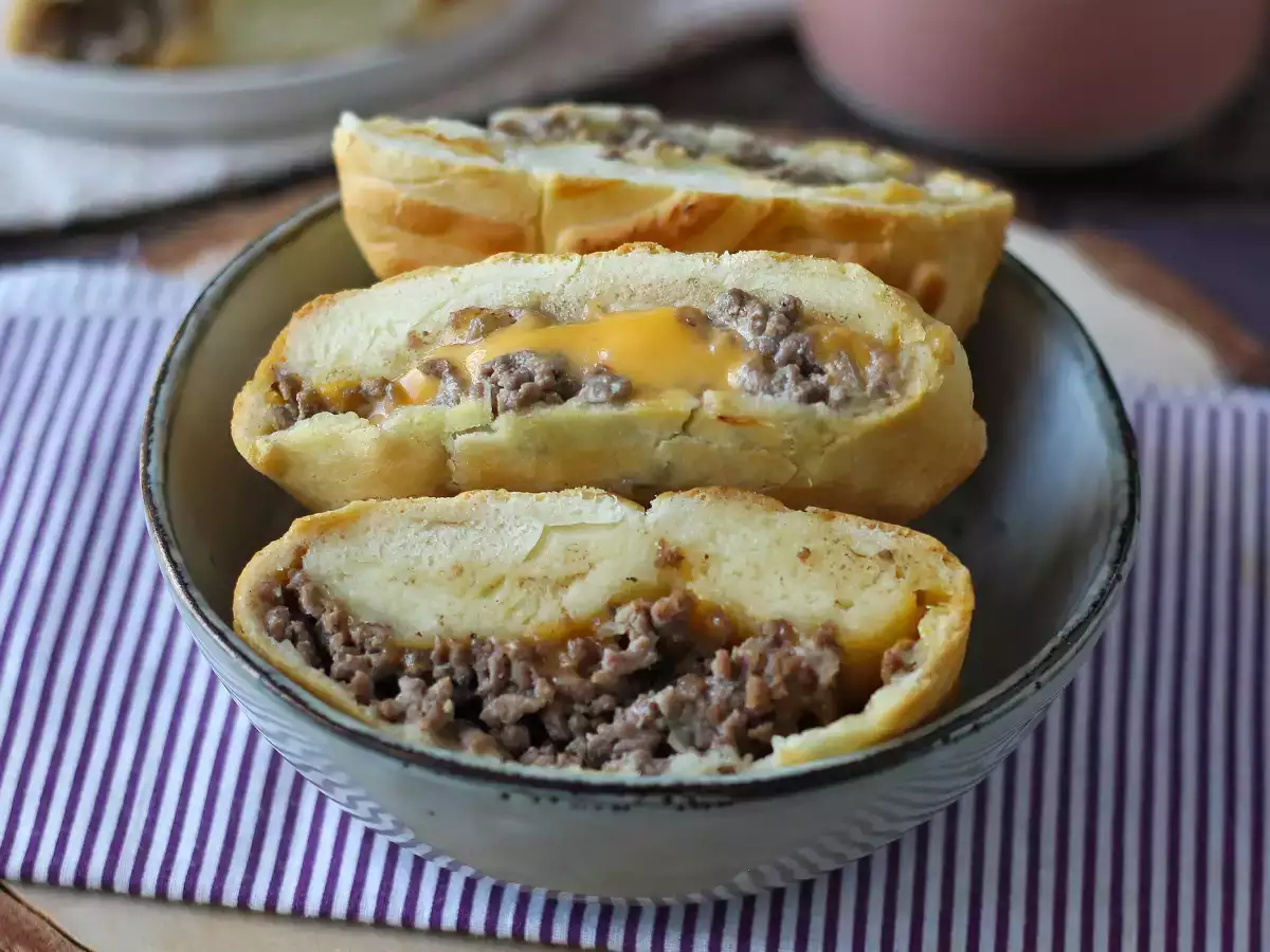 Burger dari adonan pizza di air fryer: cocok untuk makan malam cepat dan lezat - foto 5