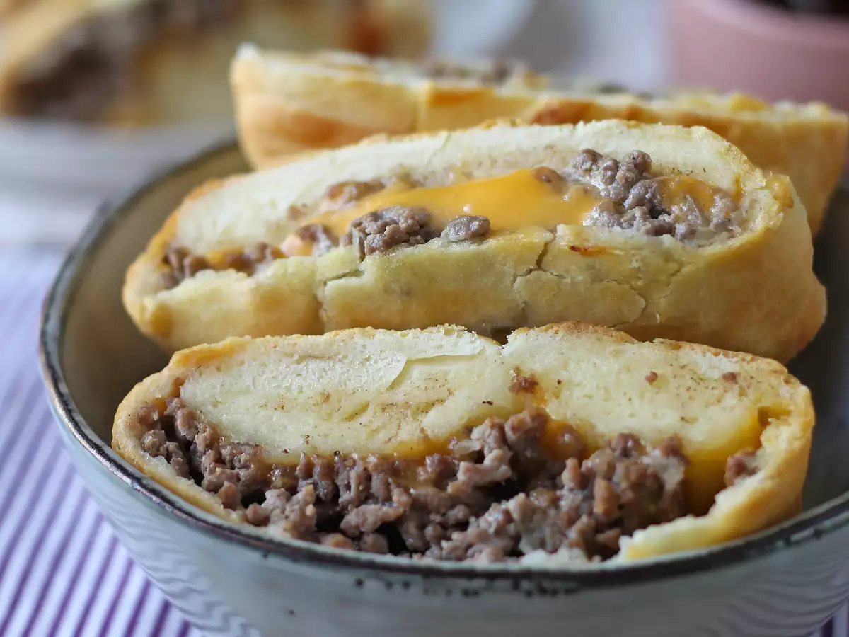 Burger dari adonan pizza di air fryer: cocok untuk makan malam cepat dan lezat - foto 6